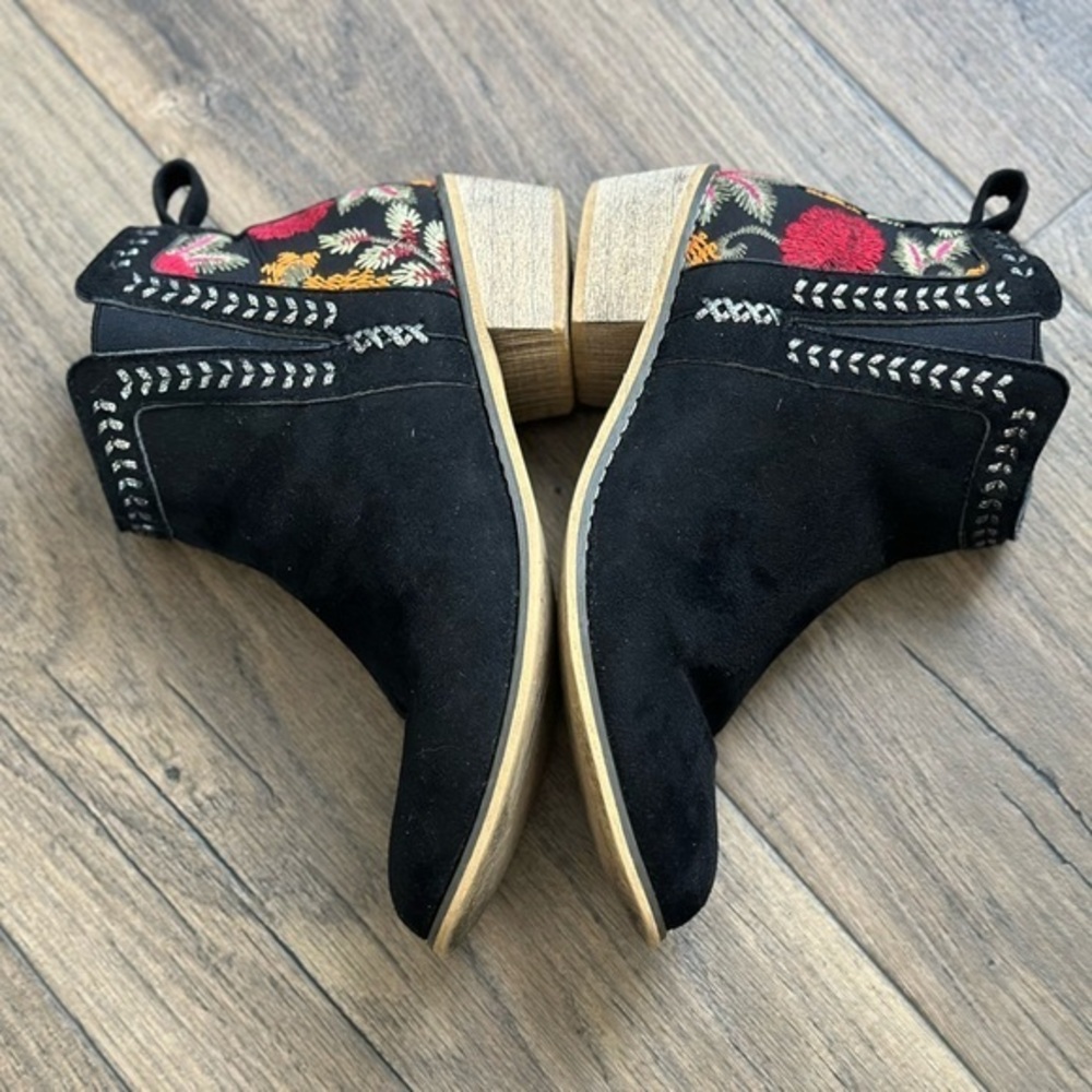 Tiara Topa Black Faux Suede Multi‎ Floral Embroidered Ankle Boots-Women’s Size 7 - Picture 6 of 7